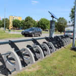 Pińczów. Stacja rowerów przy boisku sportowym na osiedlu Grodzisko / Fot. Marta Gajda-Kruk – Radio Kielce