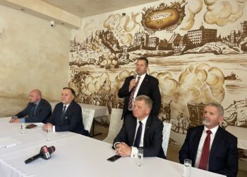 Minister Czarnek spotkał się z mieszkańcami Sandomierza