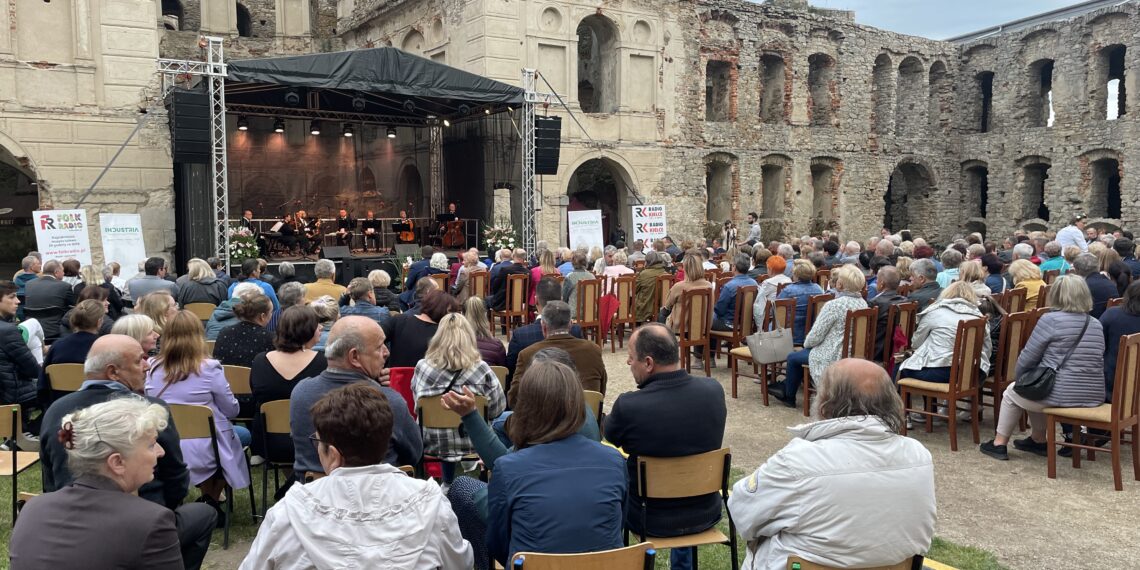 24.06.2023. Zamek Krzyżtopór w Ujeździe. Gala operetkowo-musicalowej. / Fot. Grażyna Szlęzak - Radio Kielce