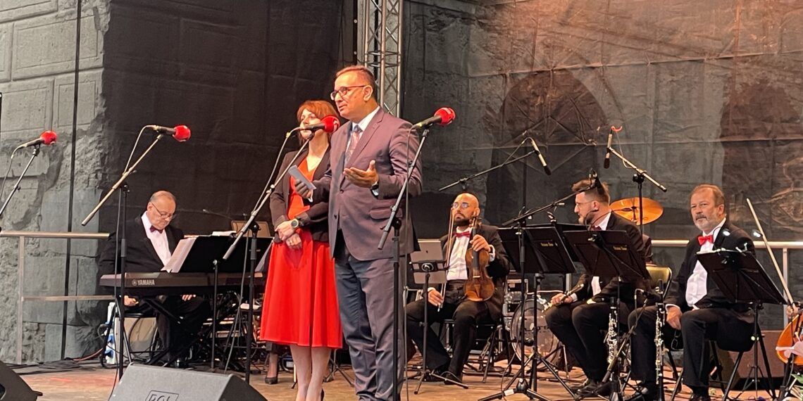 24.06.2023. Zamek Krzyżtopór w Ujeździe. Gala operetkowo-musicalowej. / Fot. Grażyna Szlęzak - Radio Kielce