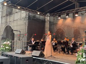 24.06.2023. Zamek Krzyżtopór w Ujeździe. Gala operetkowo-musicalowej. / Fot. Grażyna Szlęzak - Radio Kielce