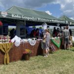 25.06.2023. Modliborzyce. Dzień otwarty na plantacji jagody kamczackiej / Fot. Grażyna Szlęzak - Radio Kielce