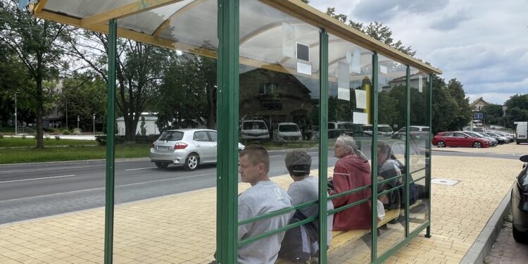 27.06.2023. Sandomierz. Przystanek autobusowy / Fot. Grażyna Szlęzak - Radio Kielce