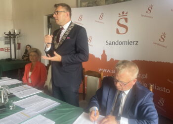 Burmistrz Sandomierza z wotum zaufania, ale jednomyślności nie było