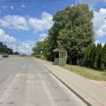 30.06.2023. Dwikozy. Miejsce, w którym ma powstać mini dworzec autobusowy / Fot. Grażyna Szlęzak - Radio Kielce