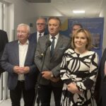 05.06.2023. Kielce. Świętokrzyskie Centrum Matki i Noworodka. Otwarcie pracowni rezonansu magnetycznego. Na zdjęciu (od lewej): Rafał Szpak - dyrektor Świętokrzyskiego Centrum Matki i Noworodka, poseł Krzysztof Lipiec, Stefan Bąk - członek zarządu powiatu, Mirosław Gębski - starosta kielecki, Anna Krupka - wiceminister sportu i turystyki, senator Krzysztof Słoń / Fot. Iwona Murawska-Bujnowicz - Radio Kielce