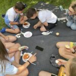 Polacy i Ukraińcy integrowali się na pikniku - Radio Kielce 29.06.2023. Kielce. Integracyjny Piknik Sąsiedzki zorganizowany przy Centrum Pomocy Uchodźcom i Migrantom / Fot. Iwona Murawska-Bujnowicz - Radio Kielce