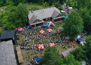 Wielkie święto folkloru w Tokarni – „Jawor u źródeł kultury” - Radio Kielce