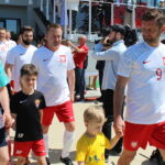 03.06.2023. Busko-Zdrój. Otwarcie kompleksu sportowego po przebudowie. Na zdjęciu (od lewej): Waldemar Sikora - burmistrz miasta i gminy Busko-Zdrój, poseł Michał Cieślak, Kamil Bortniczuk - minister sportu i turystyki / Fot. Marta Gajda-Kruk - Radio Kielce