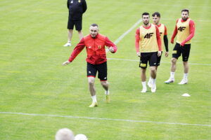 14.06.2023. Kielce. Stadion przy ulicy Kusocińskiego. Trening Korony Kielce / Fot. Jarosław Kubalski - Radio Kielce