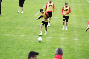 14.06.2023. Kielce. Stadion przy ulicy Kusocińskiego. Trening Korony Kielce / Fot. Jarosław Kubalski - Radio Kielce