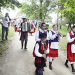 18.06.2023. Tokarnia. „Jawor u źródeł kultury”. Korowód / Fot. Jarosław Kubalski - Radio Kielce