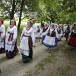 18.06.2023. Tokarnia. „Jawor u źródeł kultury”. Korowód / Fot. Jarosław Kubalski - Radio Kielce