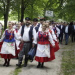 18.06.2023. Tokarnia. „Jawor u źródeł kultury”. Korowód / Fot. Jarosław Kubalski - Radio Kielce