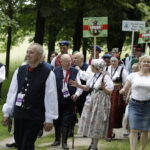 18.06.2023. Tokarnia. „Jawor u źródeł kultury”. Korowód / Fot. Jarosław Kubalski - Radio Kielce