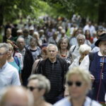 18.06.2023. Tokarnia. „Jawor u źródeł kultury”. Korowód / Fot. Jarosław Kubalski - Radio Kielce