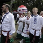 18.06.2023. Tokarnia. „Jawor u źródeł kultury”. Korowód / Fot. Jarosław Kubalski - Radio Kielce