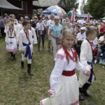 18.06.2023. Tokarnia. „Jawor u źródeł kultury”. Korowód / Fot. Jarosław Kubalski - Radio Kielce