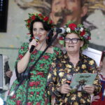 18.06.2023. Tokarnia. „Jawor u źródeł kultury”. Korowód. Na zdjęciu (od lewej): Magdalena Sitek - Radio Kielce, Piotr Pręgowski - aktor / Fot. Jarosław Kubalski - Radio Kielce