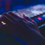 Przemoc rówieśnicza to coraz częściej cyberprzemoc