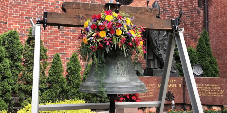 RADIO OLSZTYN. Dzwony zrabowane przez hitlerowców wracają do świątyń w archidiecezji warmińskiej