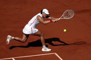 10.06.2023. Paryż. Korty Roland Garros. Na zdjęciu Iga Świątek. / Fot. MOHAMMED BADRA - PAP/EPA