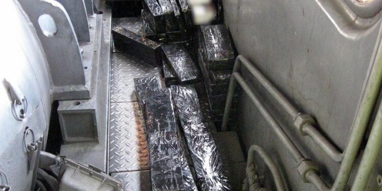 RADIO BIAŁYSTOK. Próba przemytu papierosów z Białorusi w podłodze lokomotywy