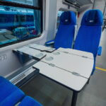 Przedział pasażerski zmodernizowanego elektrycznego zespołu trakcyjnego ED-74 zaprezentowanego podczas konferencji prasowej na terenie zakładu PESA w Mińsku Mazowieckim / Fot. PAP - Marcin Obara