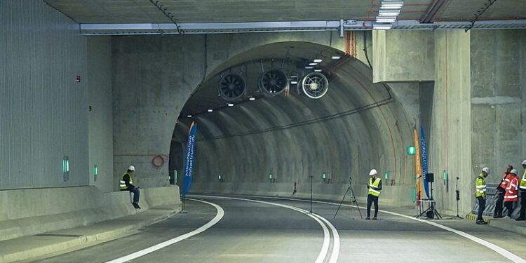 Wkrótce otwarcie tunelu pod Świną
