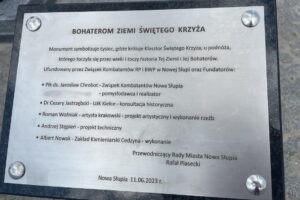 11.06.2023. Nowa Słupia. Monument poświęcony Bohaterom Ziemi Świętego Krzyża. / Fot. Iwona Murawska-Bujnowicz - Radio Kielce