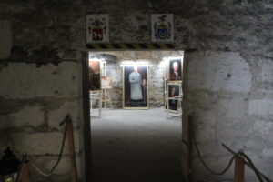 Wystawa w podziemiach niemal 250-letniego pałacu
