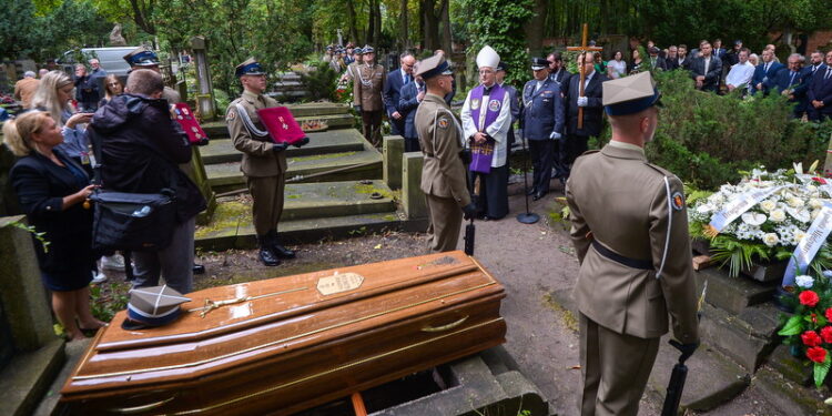 Pożegnano pułkownika Klimczaka. Był najstarszym Powstańcem Warszawskim