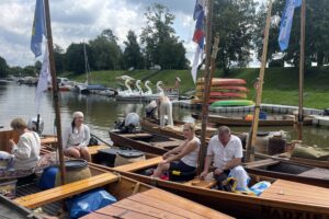 29.07.2023. Sandomierz. Wodniacy płyną łodziami do Warszawy, aby oddać cześć powstańcom / Fot. Grażyna Szlęzak - Radio Kielce