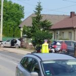 Autem wjechał w ogrodzenie. Zasnął za kierownicą?