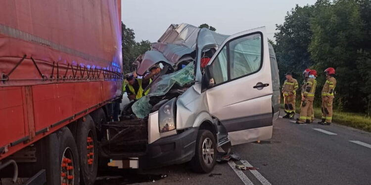 33-letnia kobieta zginęła w wypadku ukraińskiego busa z ciężarówką