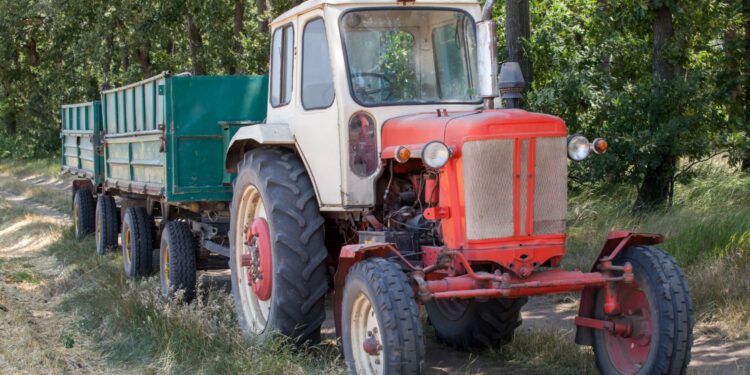Przewóz osób na przyczepie. Czy można? - Radio Kielce