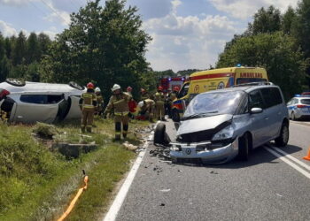 Wypadek w Smykowie. Zderzyły się dwa samochody