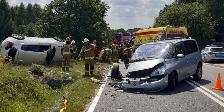 Wypadek w Smykowie. Zderzyły się dwa samochody