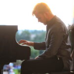 22.07.2023. Kielce. Koncert z cyklu „Chopinowskie inspiracje”. Na zdjęciu Paulius Andersson - litewski pianista. / Fot. Wiktor Taszłow - Radio Kielce