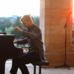 22.07.2023. Kielce. Koncert z cyklu „Chopinowskie inspiracje”. Na zdjęciu Paulius Andersson - litewski pianista. / Fot. Wiktor Taszłow - Radio Kielce