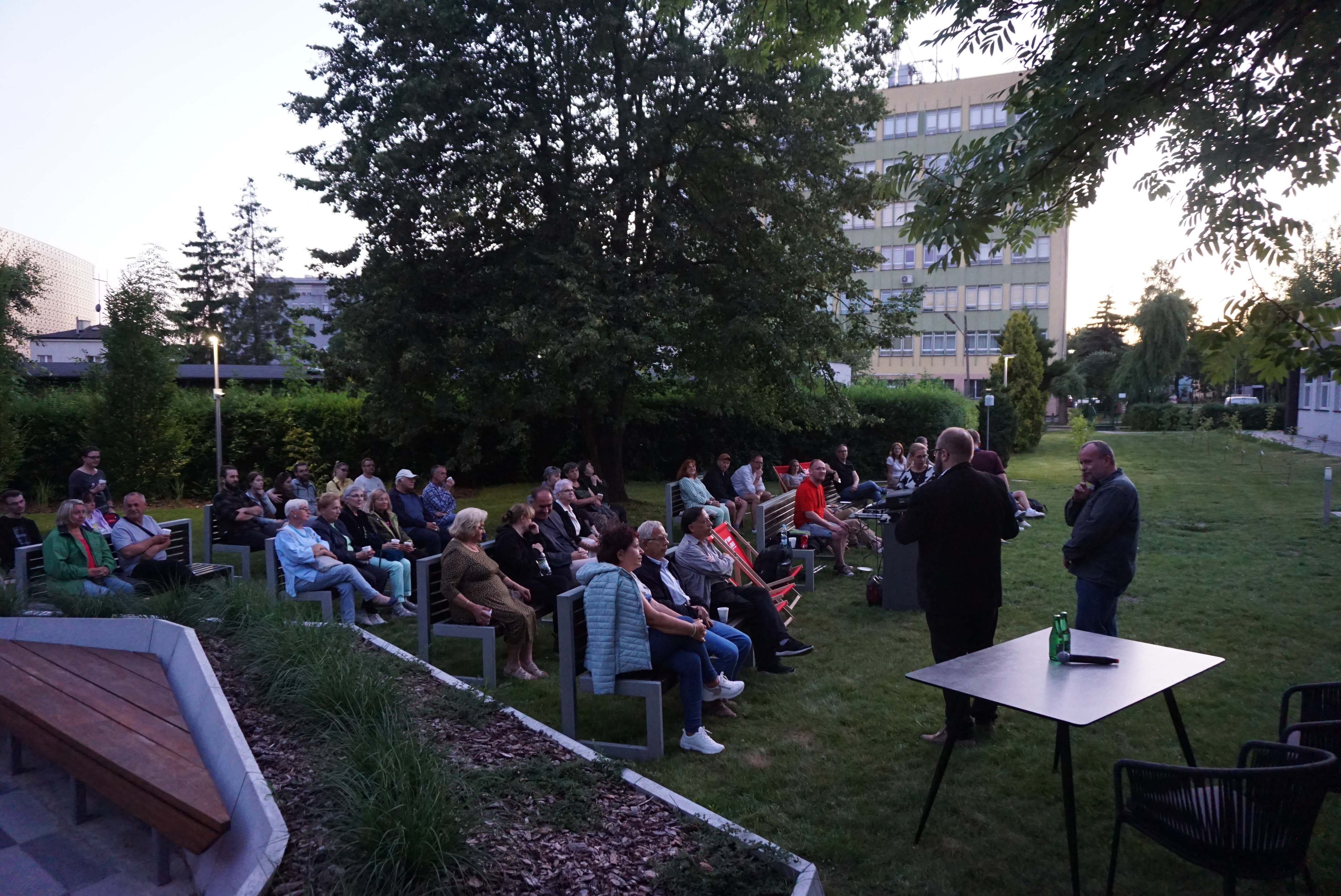 „Przepraszam, czy tu biją”, czyli o ocieplaniu wizerunku milicjanta w cyklu Radia Kielce „Filmowe Piątki”