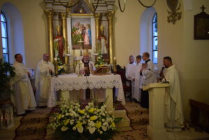 26.07.2023. Janików w gminie Ożarów. 150. rocznica poświęcenia świątyni. / Fot. ks. Wojciech Kania