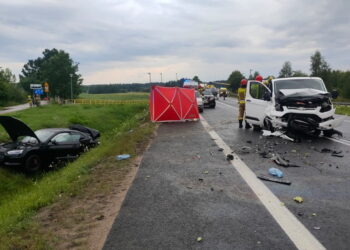 Nie żyje kierowca, troje dzieci trafiło do szpitala