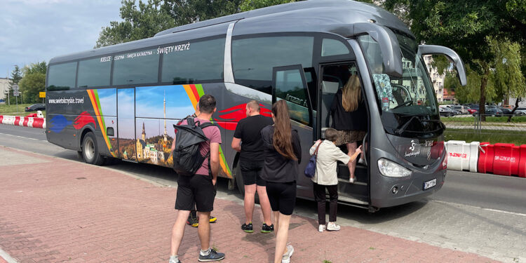Bezpłatny autobus znów połączy Kielce i Święty Krzyż