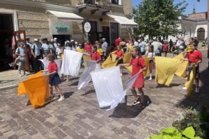 16.07.2023. Sandomierz. Koloniści z Żółkwi zwiedzają Sandomierz / Fot. Grażyna Szlęzak - Radio Kielce