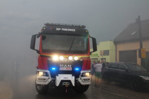 17.07.2023. Pawłowice w gminie Michałów. Przyjęcie do jednostki OSP nowego wozu strażackiego. / Fot. Marta Gajda-Kruk - Radio Kielce.