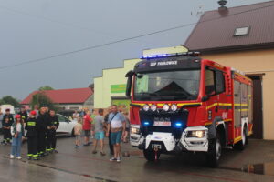 17.07.2023. Pawłowice w gminie Michałów. Przyjęcie do jednostki OSP nowego wozu strażackiego. / Fot. Marta Gajda-Kruk - Radio Kielce.