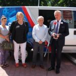 18.07.2023. Busko-Zdrój. Briefing prasowy o Programie 800 plus. Na zdjęciu (od lewej): Katarzyna Pawlicka - MGOPS w Kazimierzy Wielkiej, Jolanta Rogala - zastępca dyrektora MGOPS w Kazimierzy Wielkiej, Adam Bodzioch, burmistrz Kazimierzy Wielkiej i Zbigniew Koniusz - wojewoda świętokrzyski / Fot. Marta Gajda-Kruk - Radio Kielce