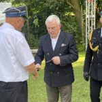 „Stefan” będzie służył w Pełczycach - Radio Kielce 02.07.2023. Pełczyce, Przekazanie wozu dla OSP. Na zdjęciu (od lewej): Zdzisław Sarzyński - prezes OSP Pełczyce, Andrzej Bętkowski - marszałek województwa, Grzegorz Rajca - zastępca komendanta wojewódzkiego PSP / Fot. Anna Głąb - Radio Kielce