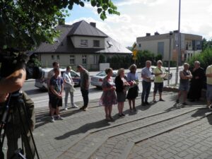 Starachowice pamiętają o ofiarach rzezi wołyńskiej - Radio Kielce